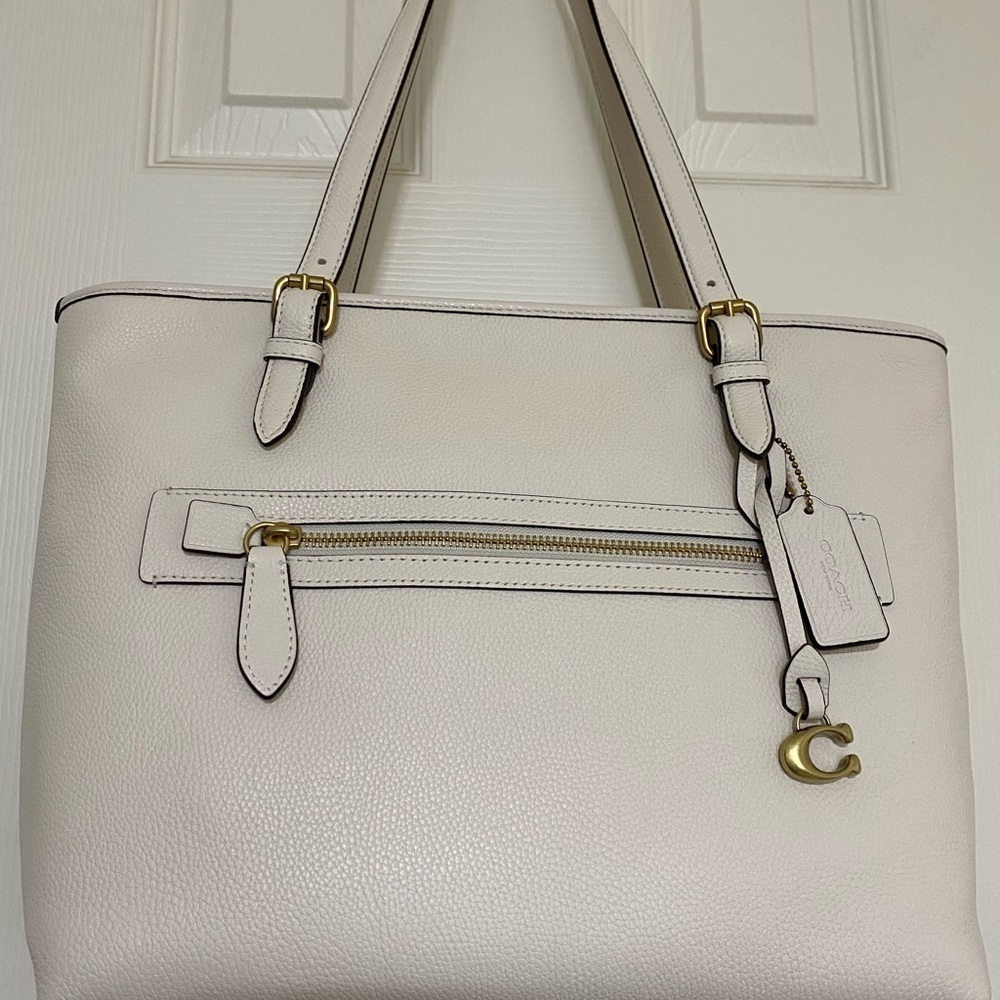 $325 NEW! COACH Luxe Pebbled Leather Medium Taylor Tote in Chalk - Picture 4 of 11
